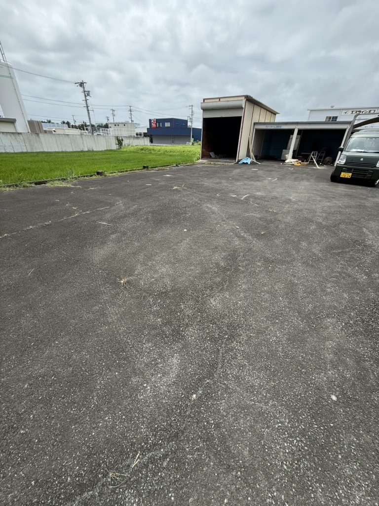 まだ何もない駐車場