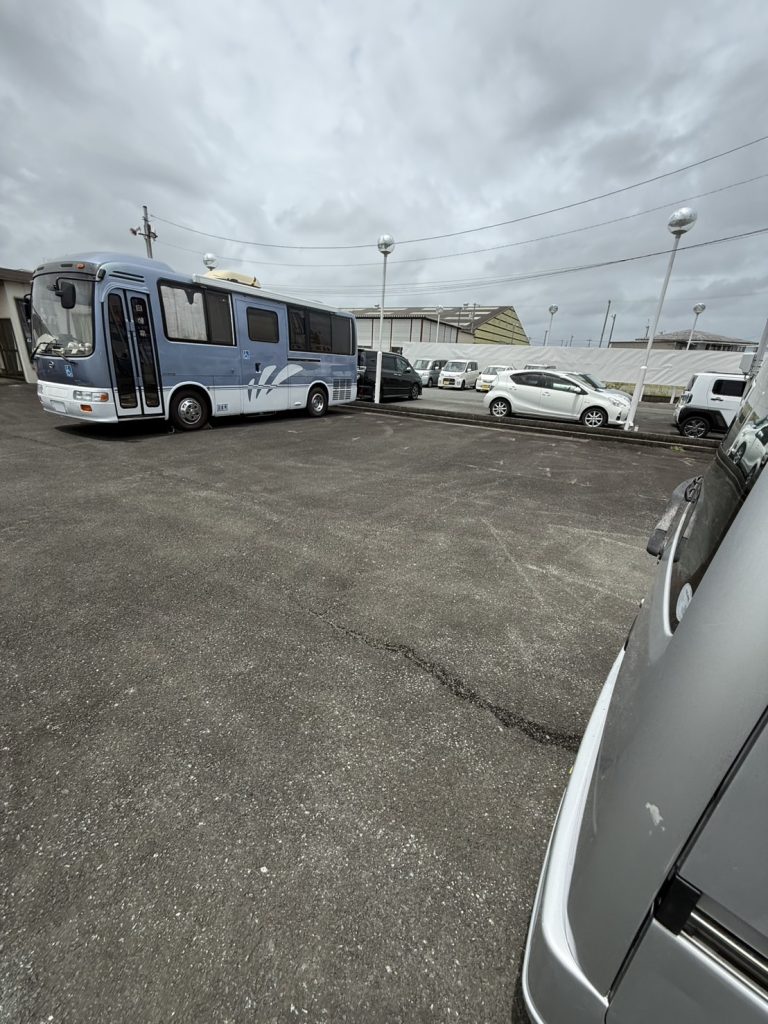 何もない施工前の駐車場