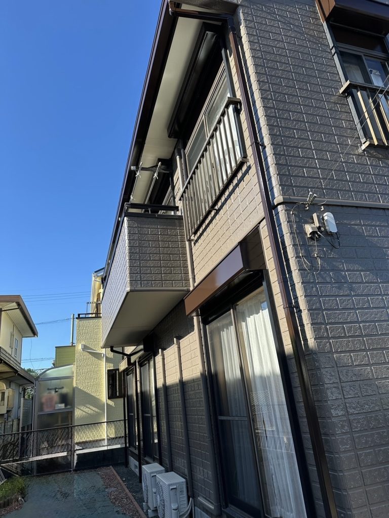 外壁屋根塗装の住宅の外壁塗装をした様子