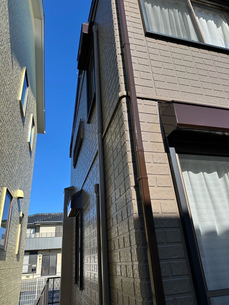 外壁屋根塗装の住宅の外壁塗装をした様子